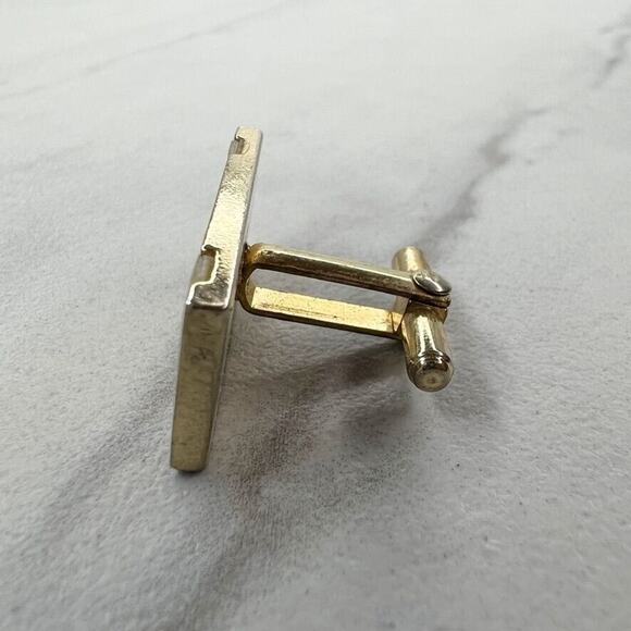 Vintage Gold Tone Mother of Pearl Inlay Single Cufflink - Picture 3 of 4